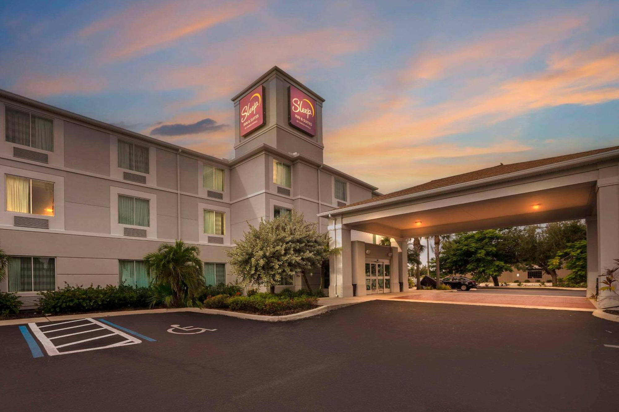 Sleep Inn & Suites Port Charlotte-Punta Gorda Exterior photo